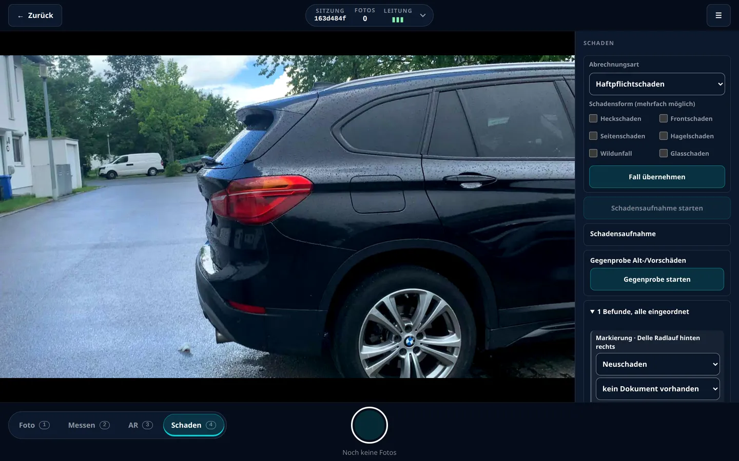 Dashboard im Modus Schaden mit Befundliste und erfasstem Schaden am Fahrzeug.